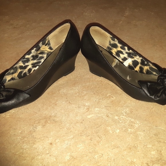 Report Black Wedge Heels with Bow - Picture 8 of 10